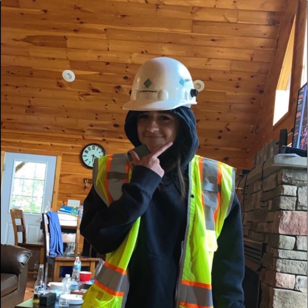 Meet your Posher, Caroline